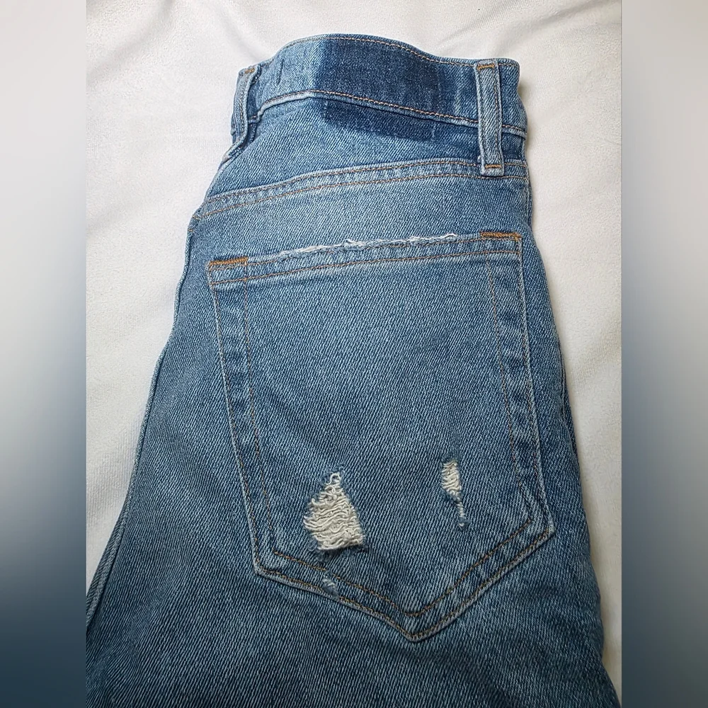 Abercrombie & Fitch 90s Ultra High Rise Jeans W/Criss Cross Waist Band- Sz 2/26